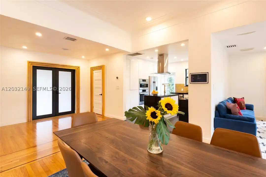4230 Royal Palm Ave - More