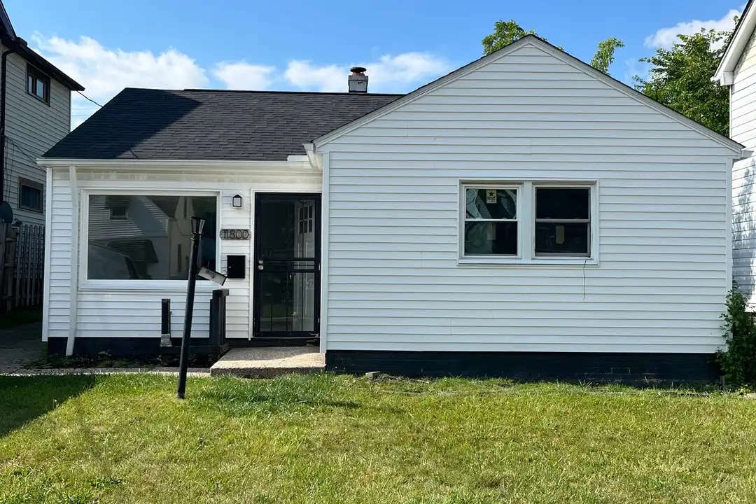 11800 Princeton Ave – photo 1