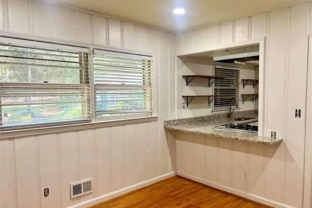 2560 Wood Valley Dr - View 6