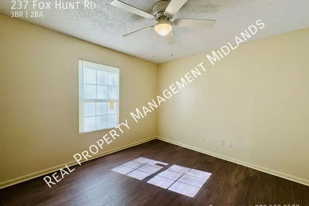 237 Foxhunt Rd - More