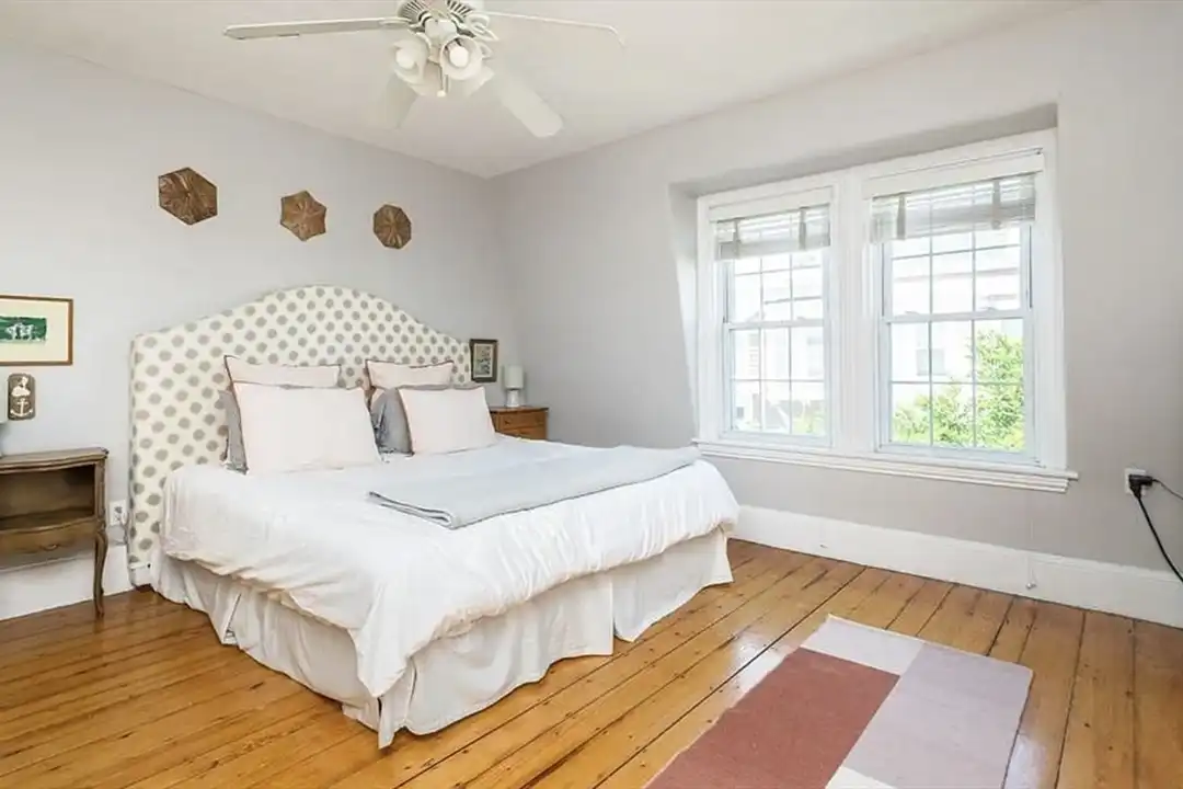 262 W Fifth St - View 6