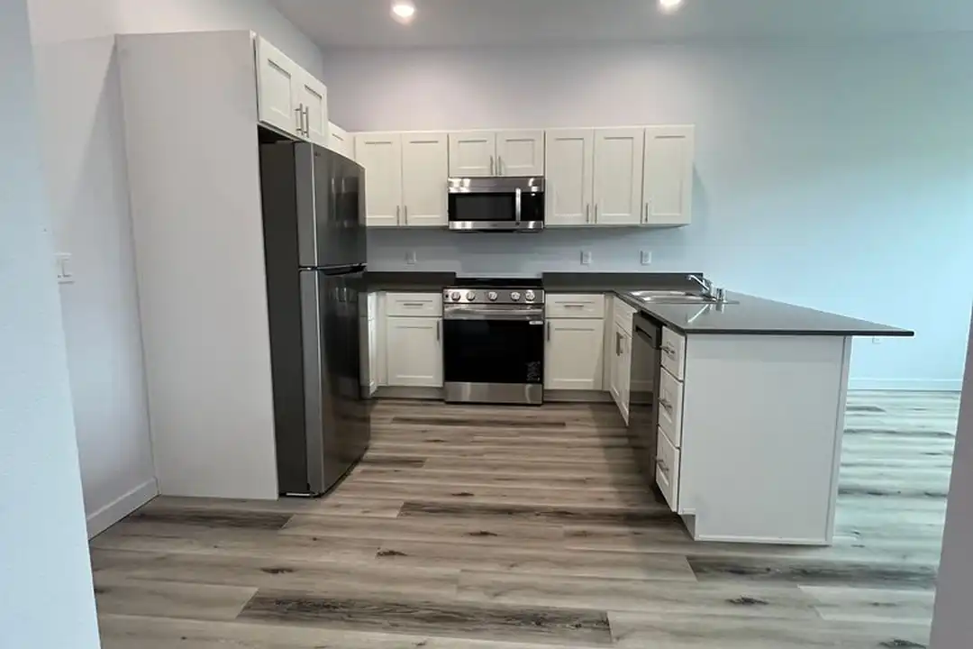 5600 NE 34th St - View 2