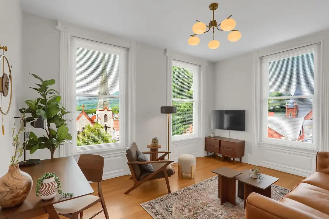 254 N Allegheny St unit Mansion 4 – photo 1 of 11