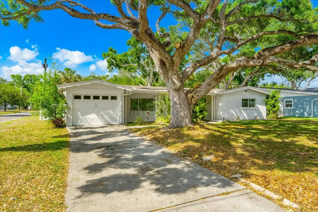 3315 W Beaumont St – pohled 4