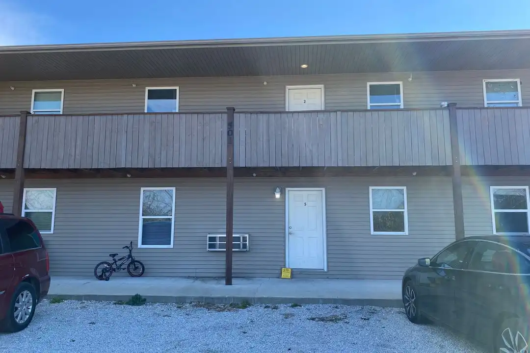 107 N Arcola St unit 107 E S 4th 6 – photo 1 of 14