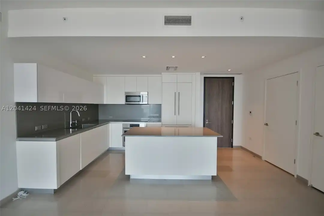 88 SW 7th St #3309 - View 5
