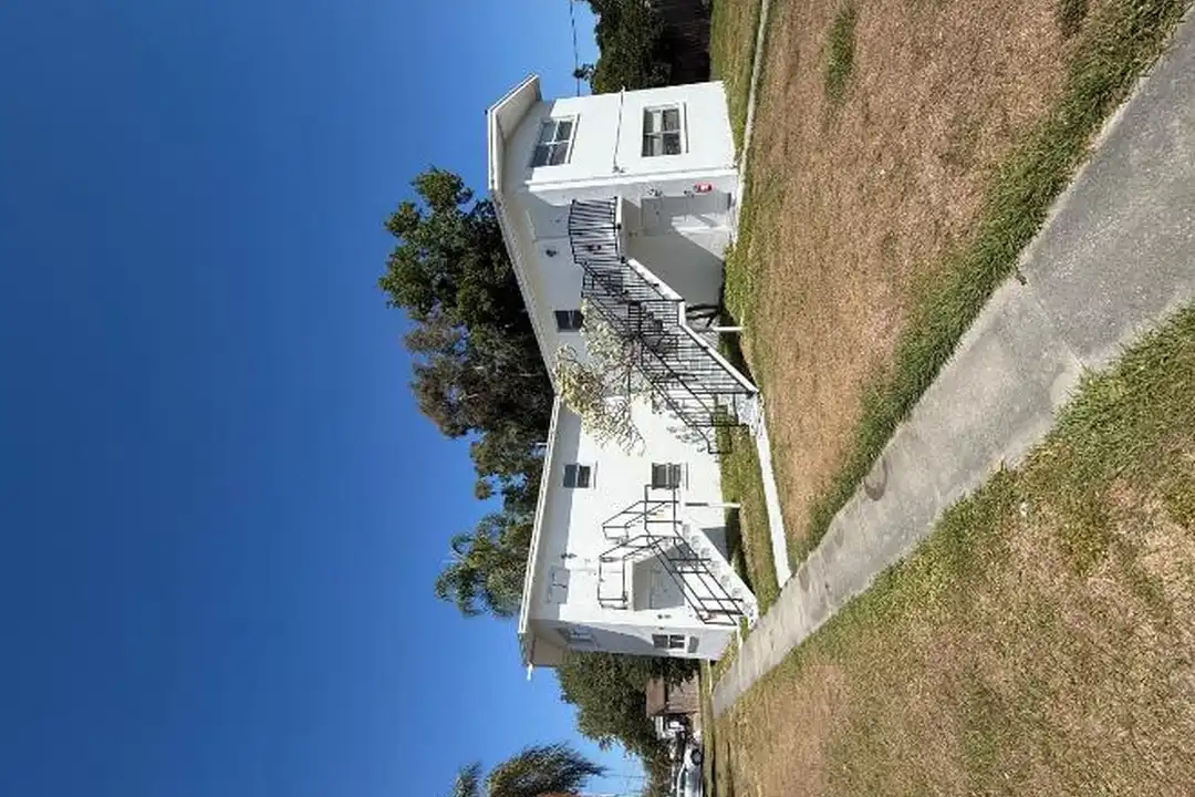 698 Union St – photo 1 of 7