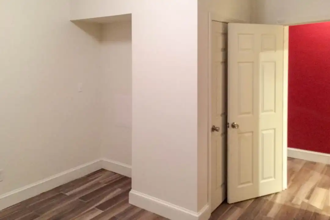 Apartment in Boston - View 4