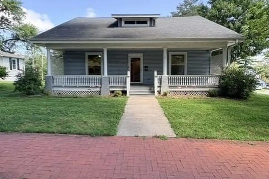 507 W St Louis St – photo 1 of 27