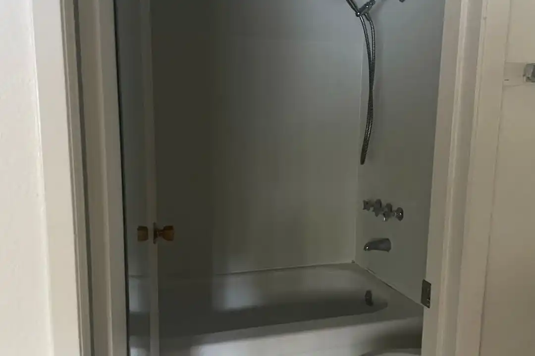 1108 3rd St unit Unit 3 – photo 1 of 5