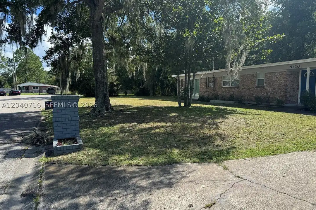9410 Gilchrist Ct – pohled 2