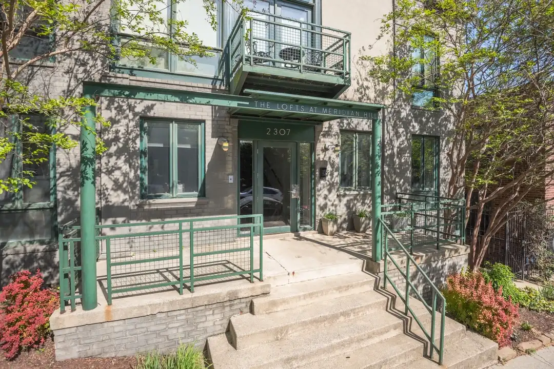 2307 15th St NW unit 1 - View 2