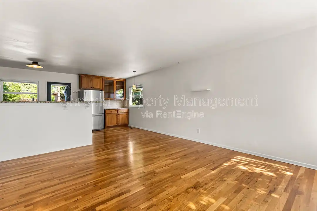 7676 N Mississippi Ave - View 5
