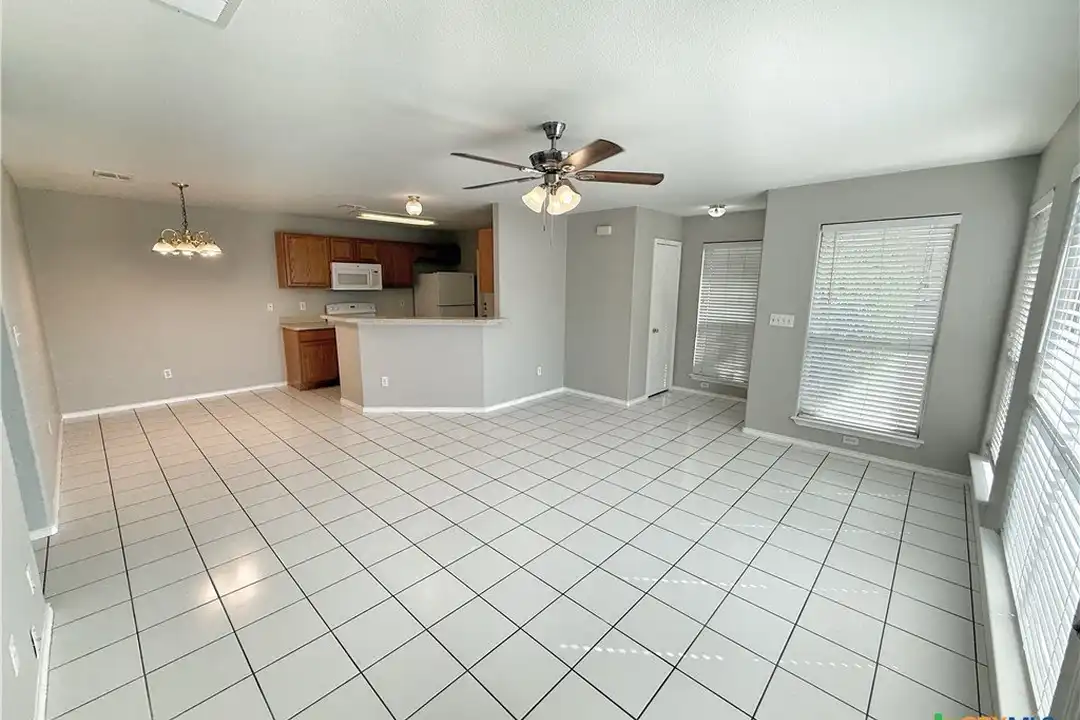 2754 FM1044 - View 3