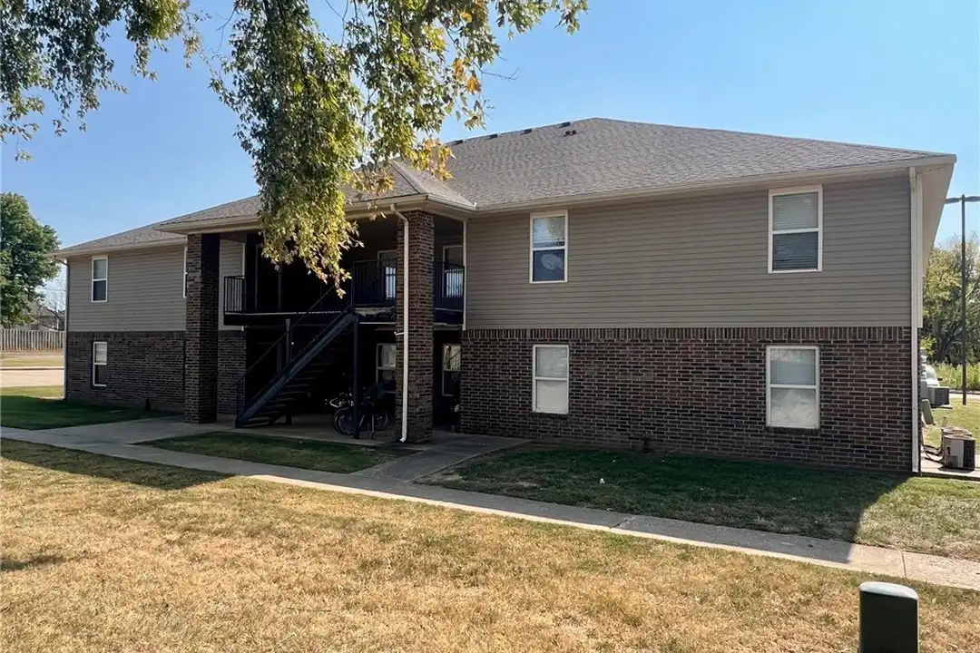 616 Sadie Ln - View 3