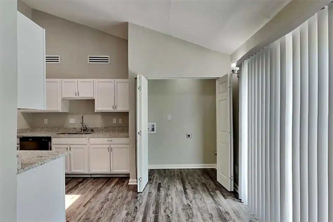 3737 Whitefern Dr - More
