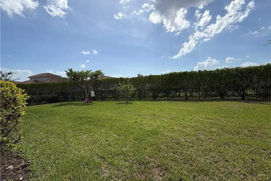 3202 Birchin Ln - View 2