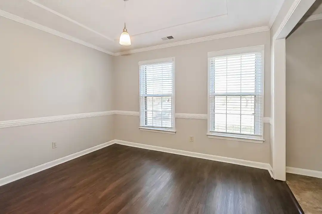 7363 Richmond Rd - View 6