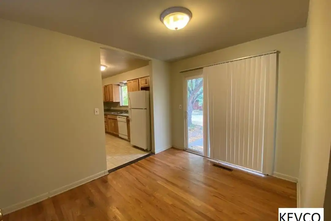 1313 Fairview Dr - View 3
