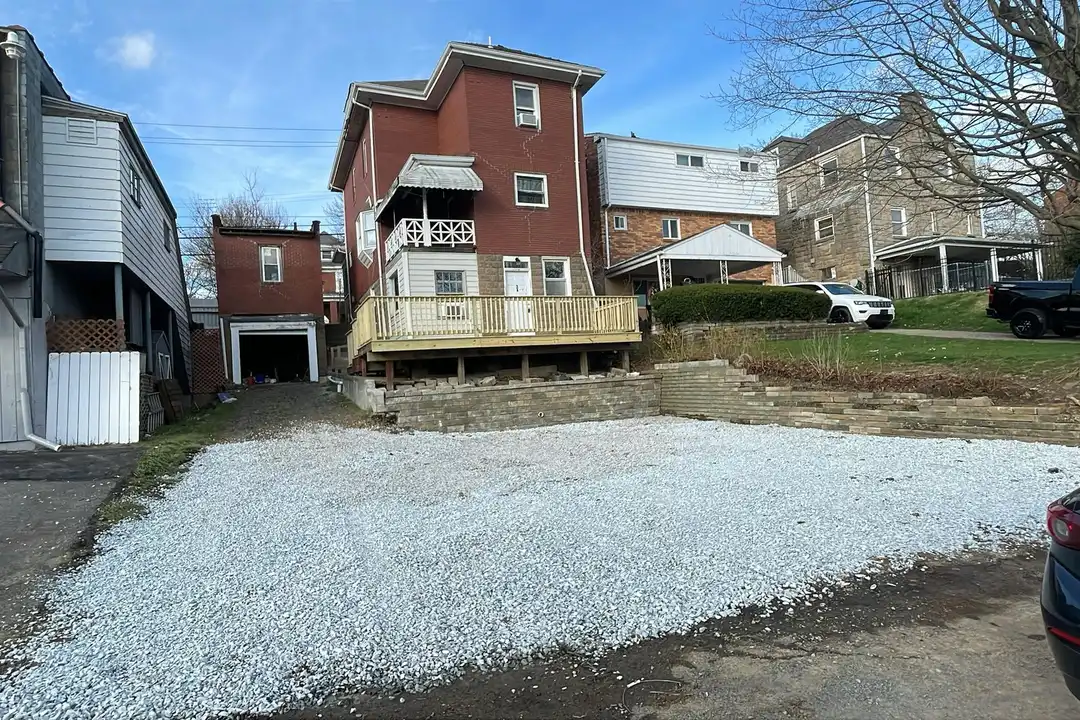 3208 Willett Rd – photo 1 of 3
