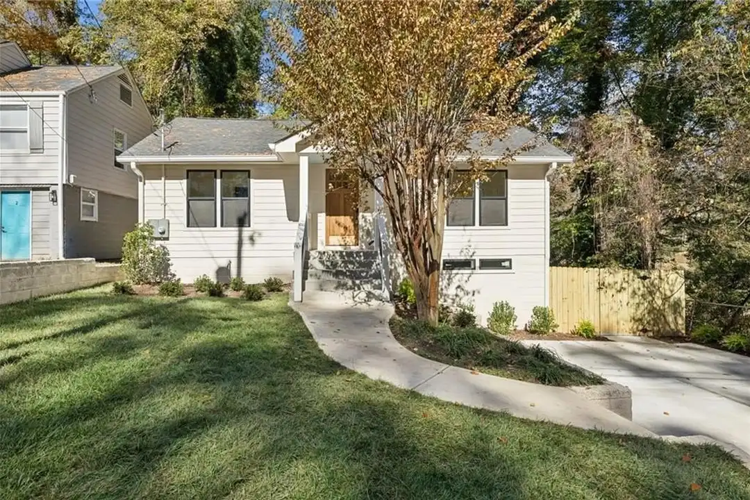 1917 Thompson Ave - View 2