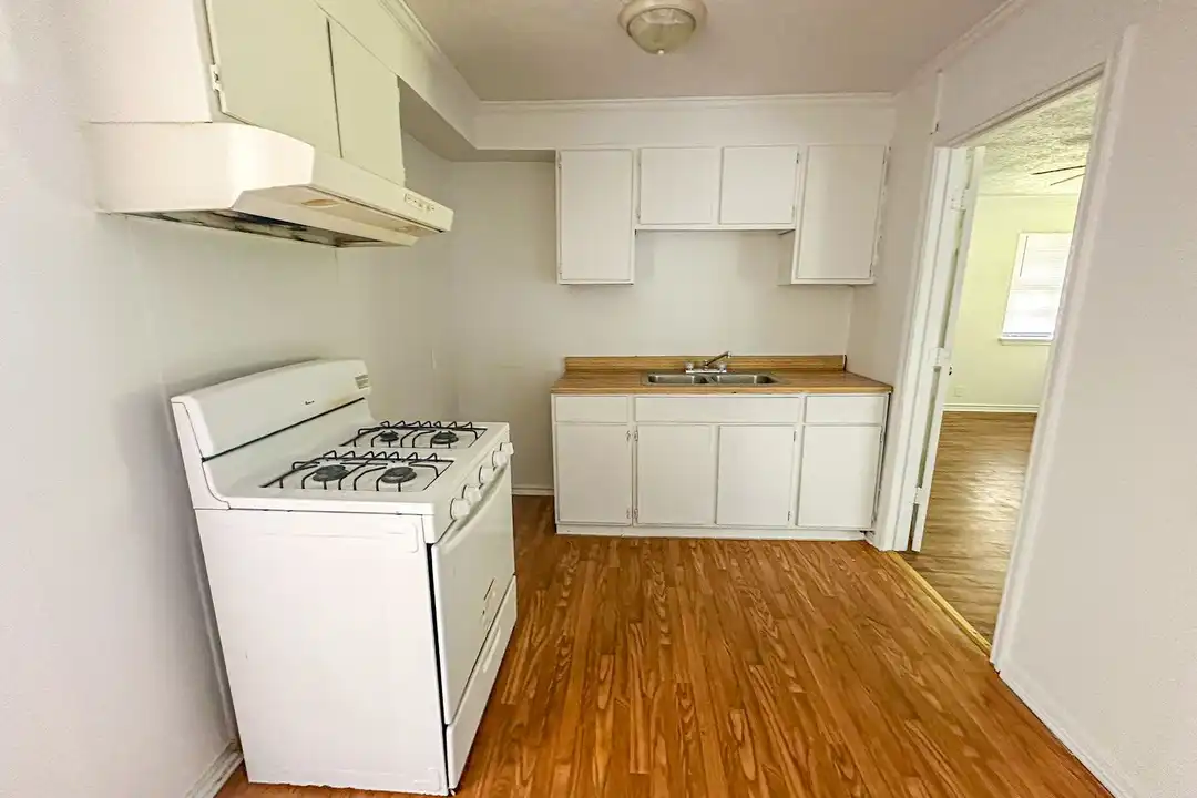 4009 James Ave - View 4