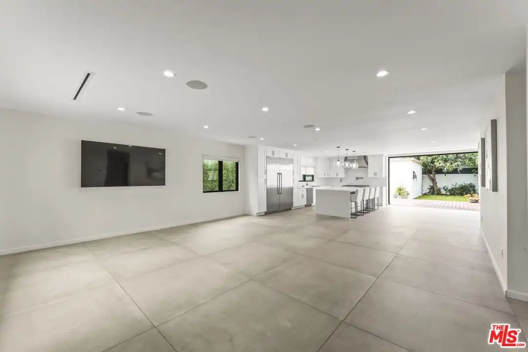 6459 Colgate Ave - View 5