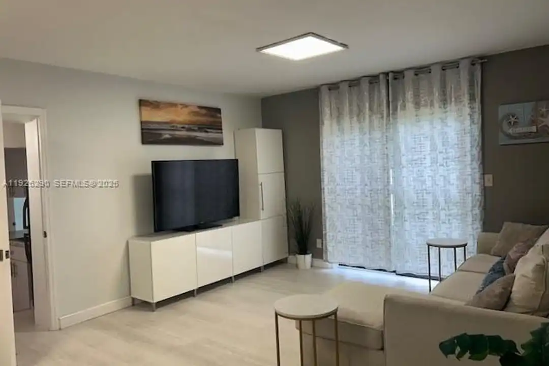 245 189th Terrace unit 0 - View 5