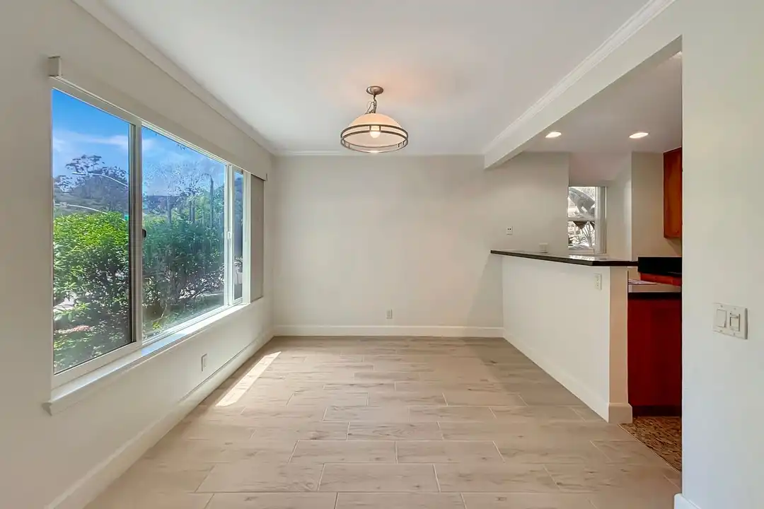 8503 Villa La Jolla Dr unit J – pohled 6