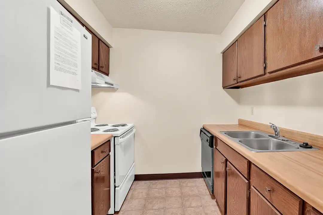 Kimberly Club Apartments – photo 1