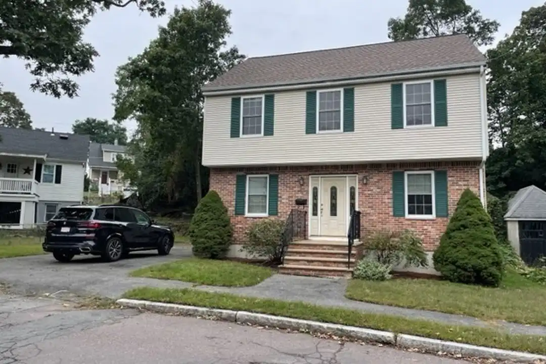 72 Cedar Rd N – photo 1