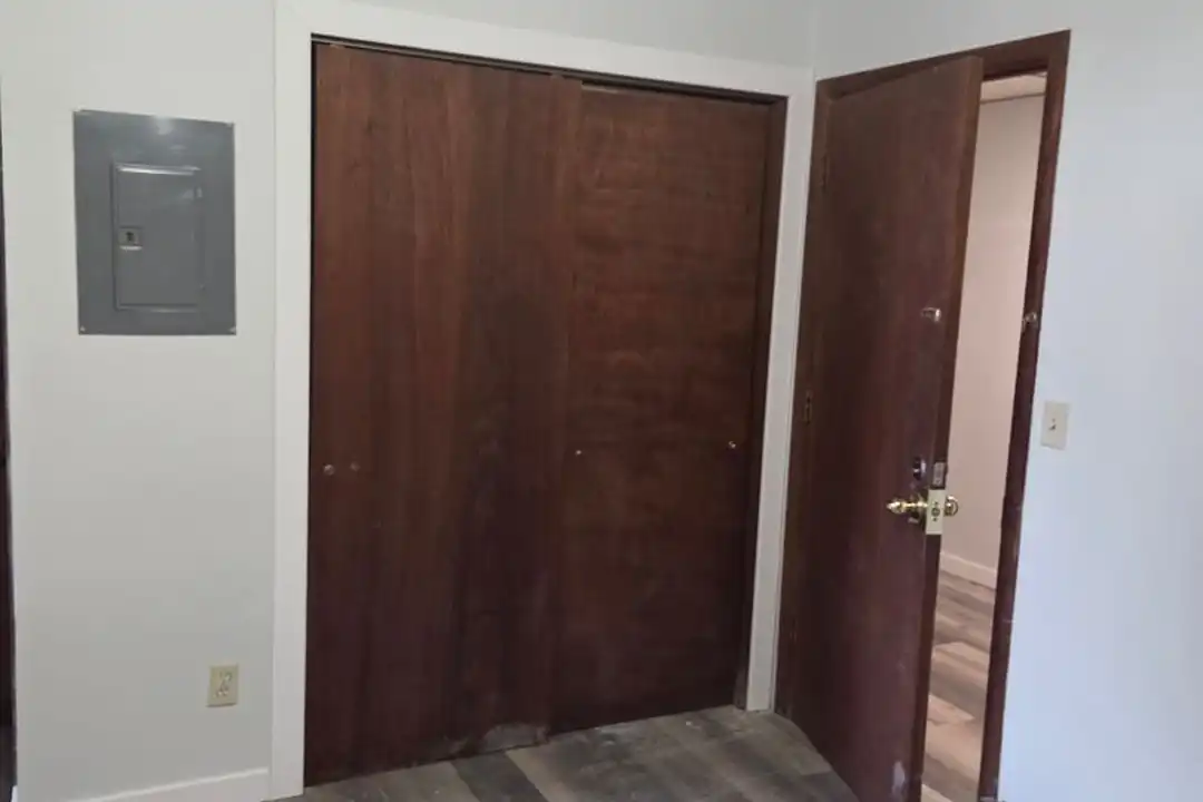 Apartment in Canton - View 5