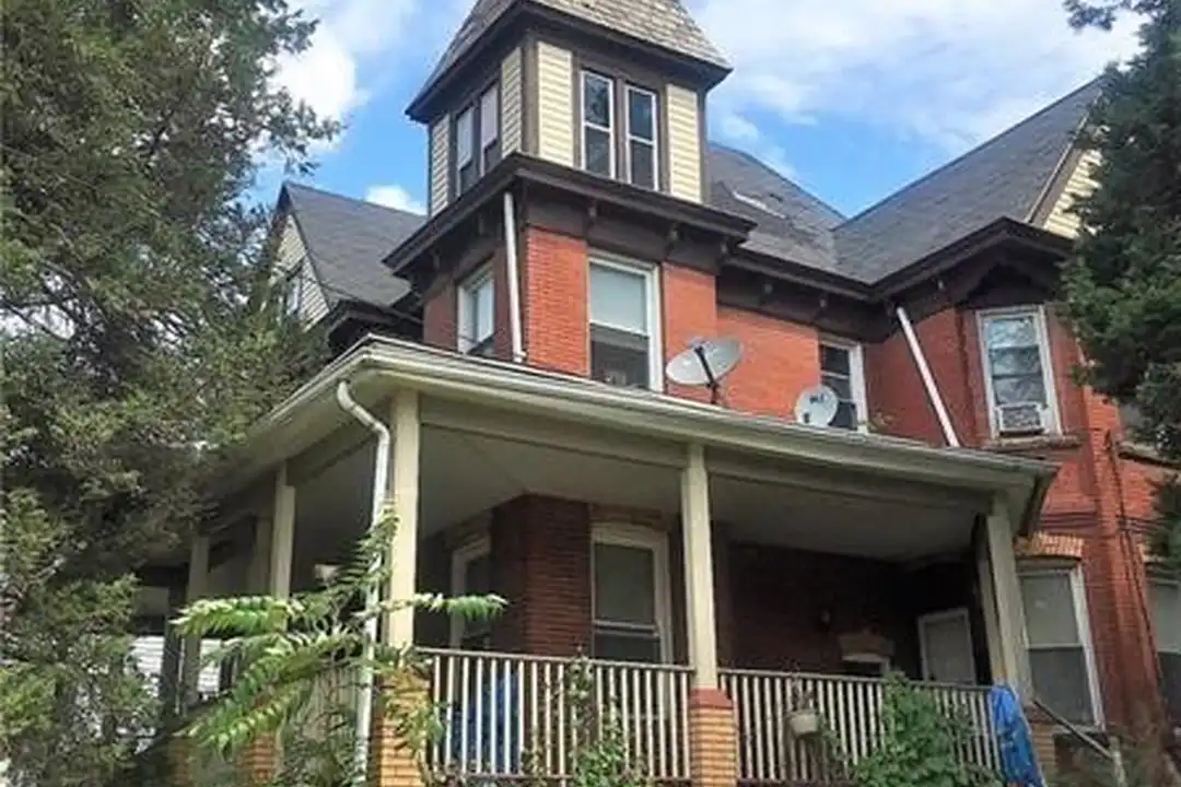 1040 Allison Ave unit 1 – photo 1 of 4