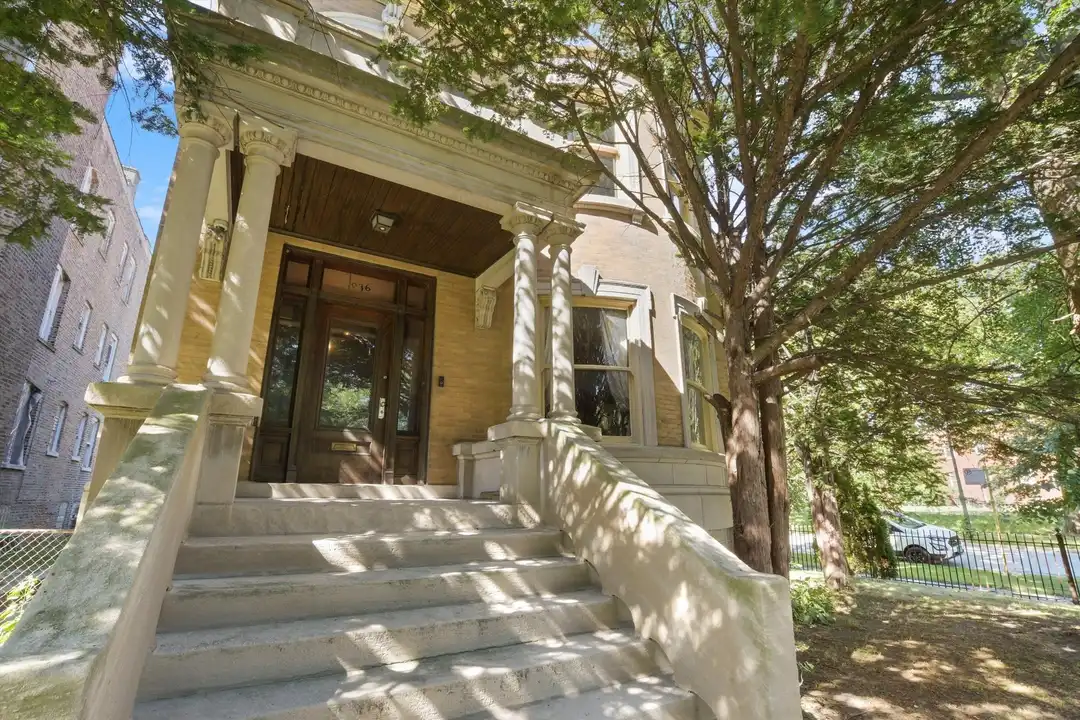 1036 W Garfield Blvd – photo 1