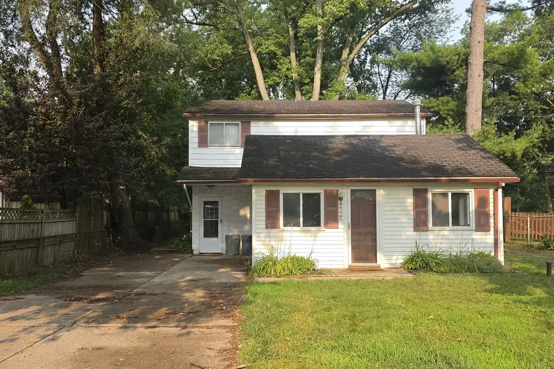2428 Archdale Blvd – photo 1 of 13