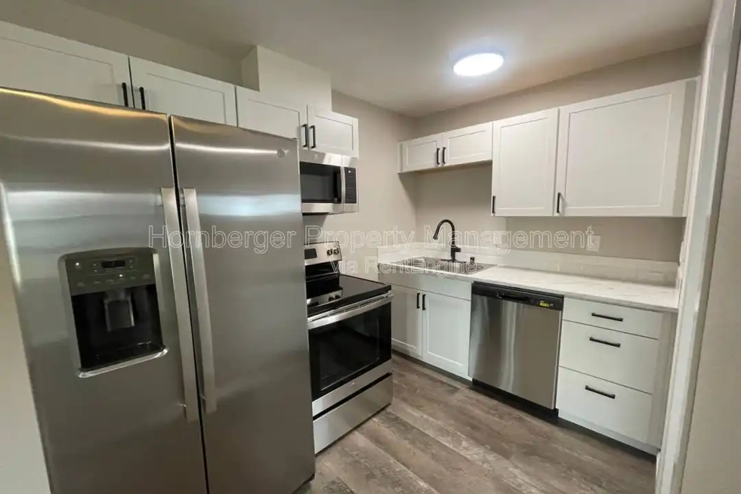 205 S Elizabeth Rd unit 5 – photo 1 of 10