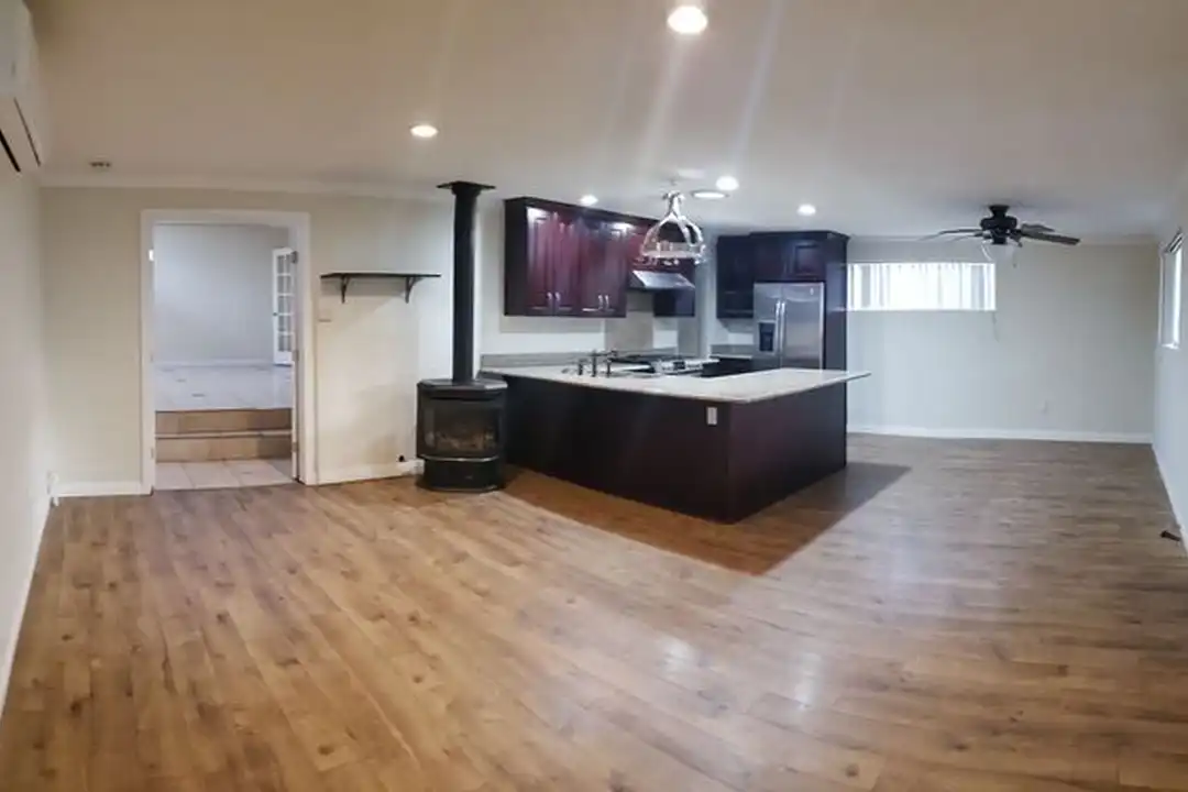 4490 Pomona Ave unit b + garage - View 4
