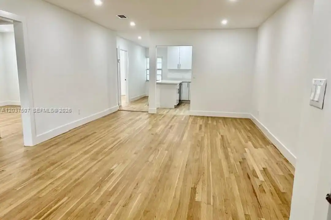 House in Coral Gables - View 5