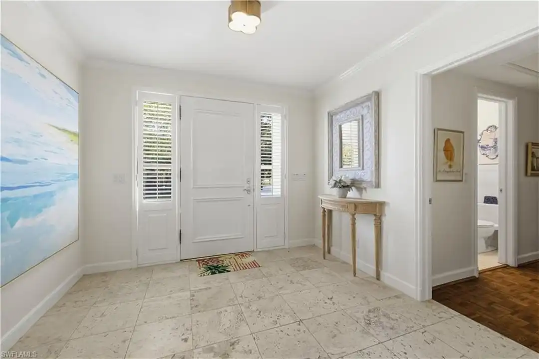 2700 Lantern Ln - View 5