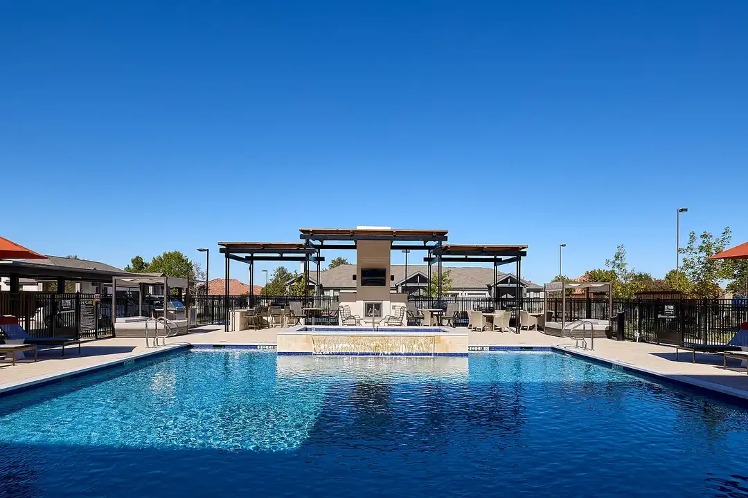 Avenida Carrollton - 55+ Active Adult Apartment Homes - View 2