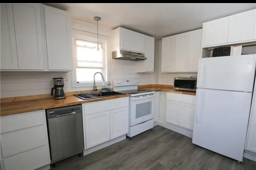 59 Charles St unit 1 floor - View 4
