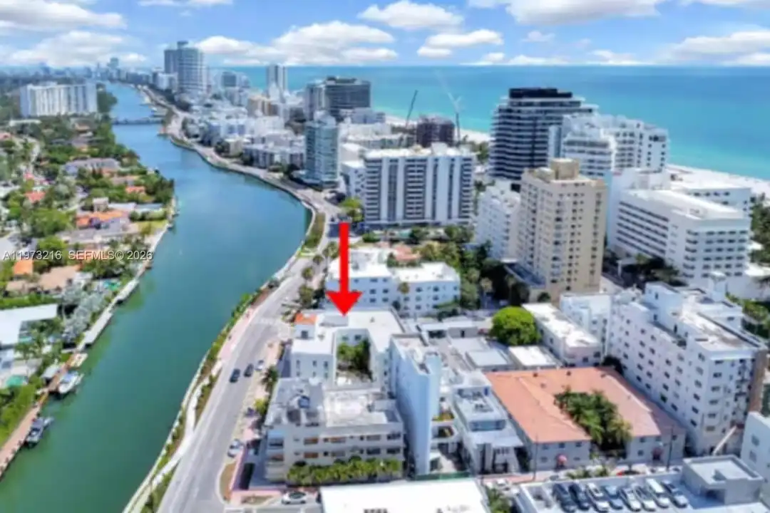 Apartment in Miami Beach - View 3