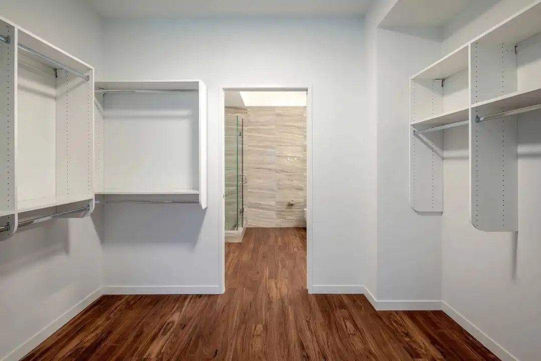 3488 N Broadway - View 4