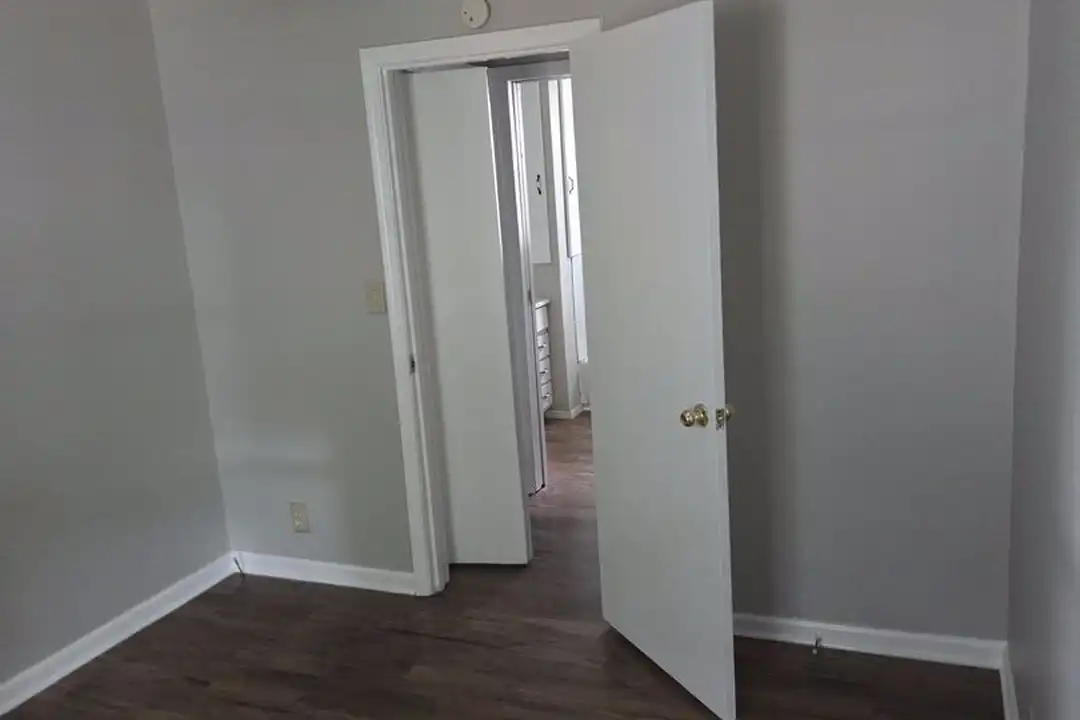 3119 N Indiana Ave - View 5