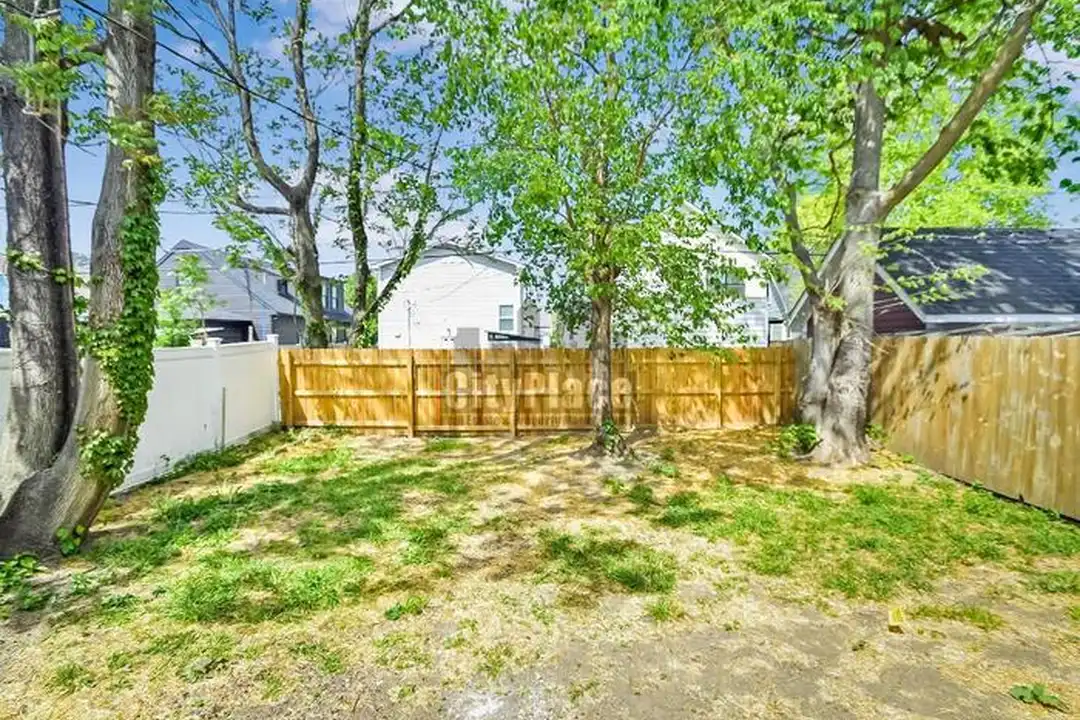 614 Parkway Ave - View 5