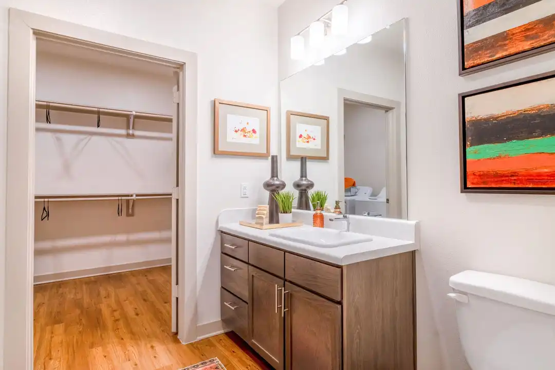 13939 Hillcroft Ave unit 11107 - Поглед 6