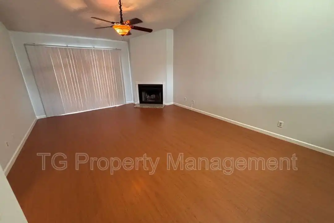 154 Governor St - More