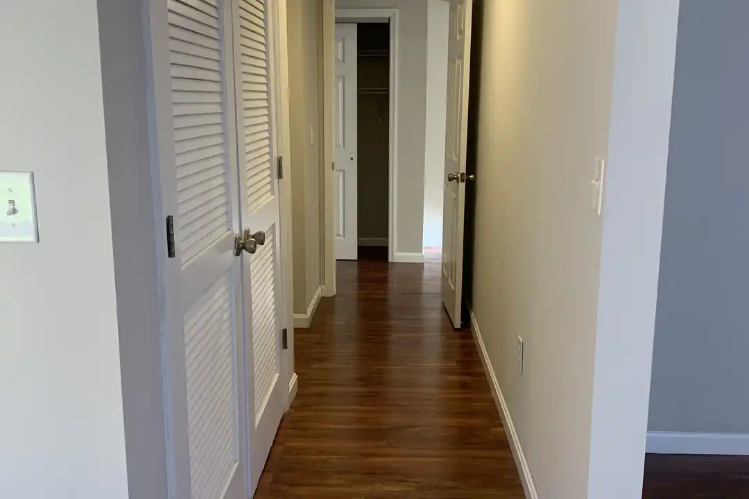 726 Ohio Pike unit 3 - View 4