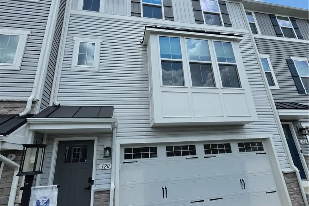 120 Crown St – photo 1