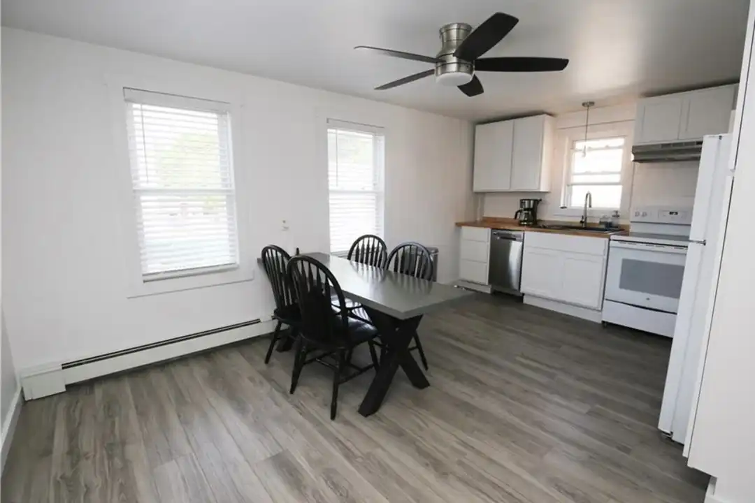 59 Charles St unit 1 floor - View 6